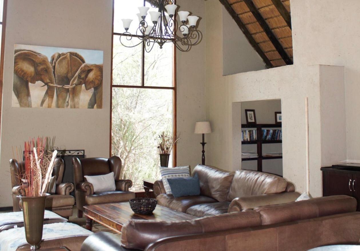 Kgorogoro Lodge Pilanesberg Exterior photo